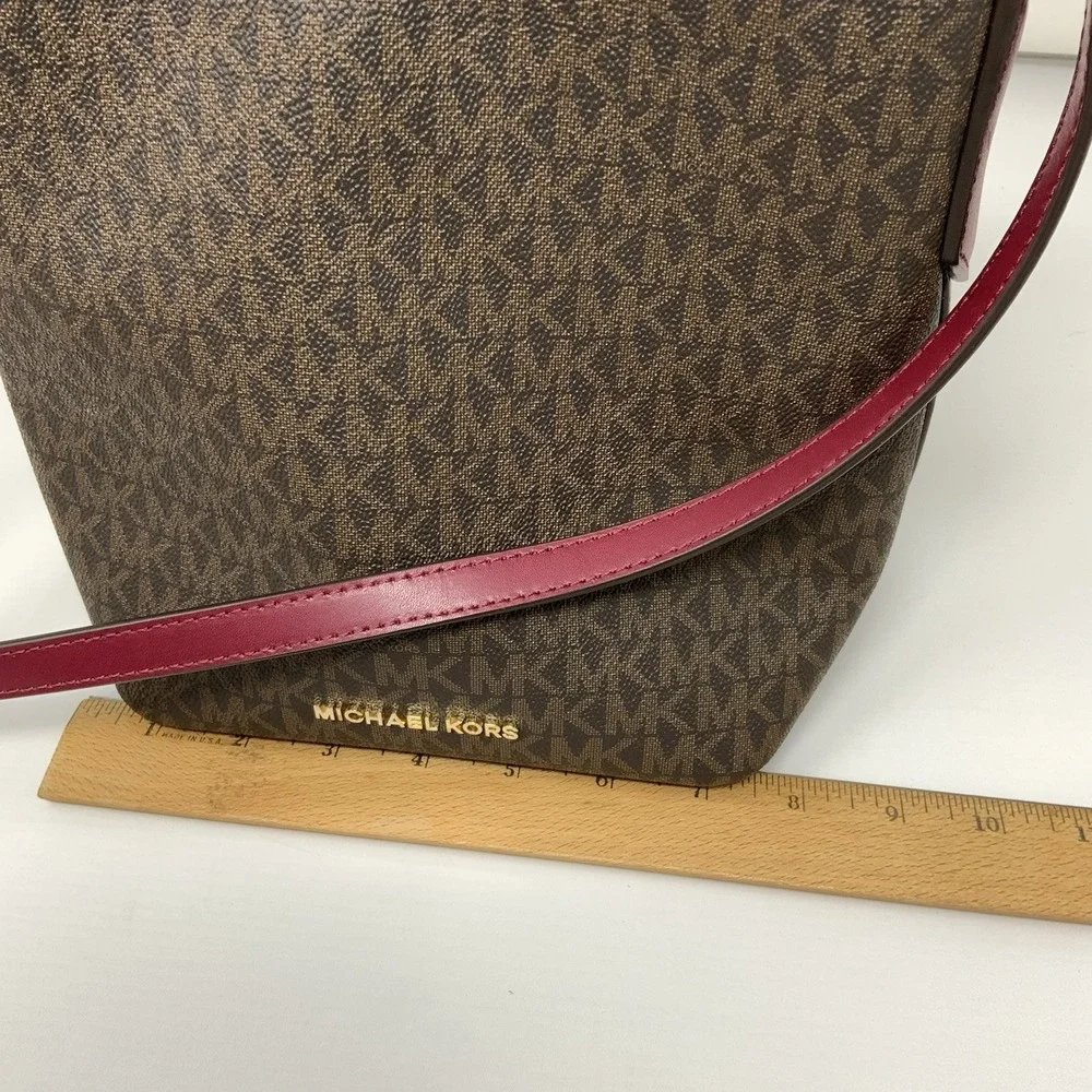 Michael Kors Kimberly‎ Small Bucket Crossbody Purse Brown Merlot Strap Magnetic